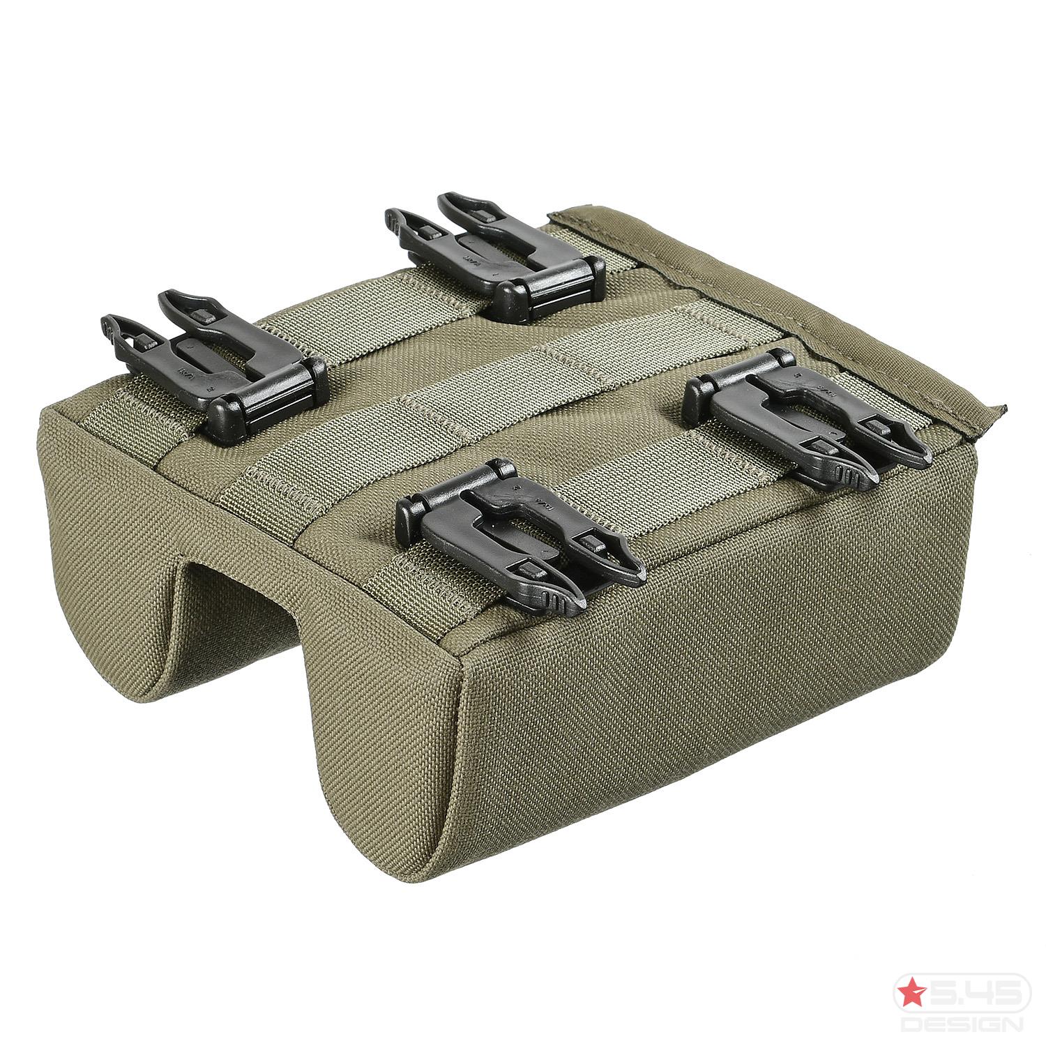 Для присоединения к рюкзаку имеются 4 крепления с пряжками.